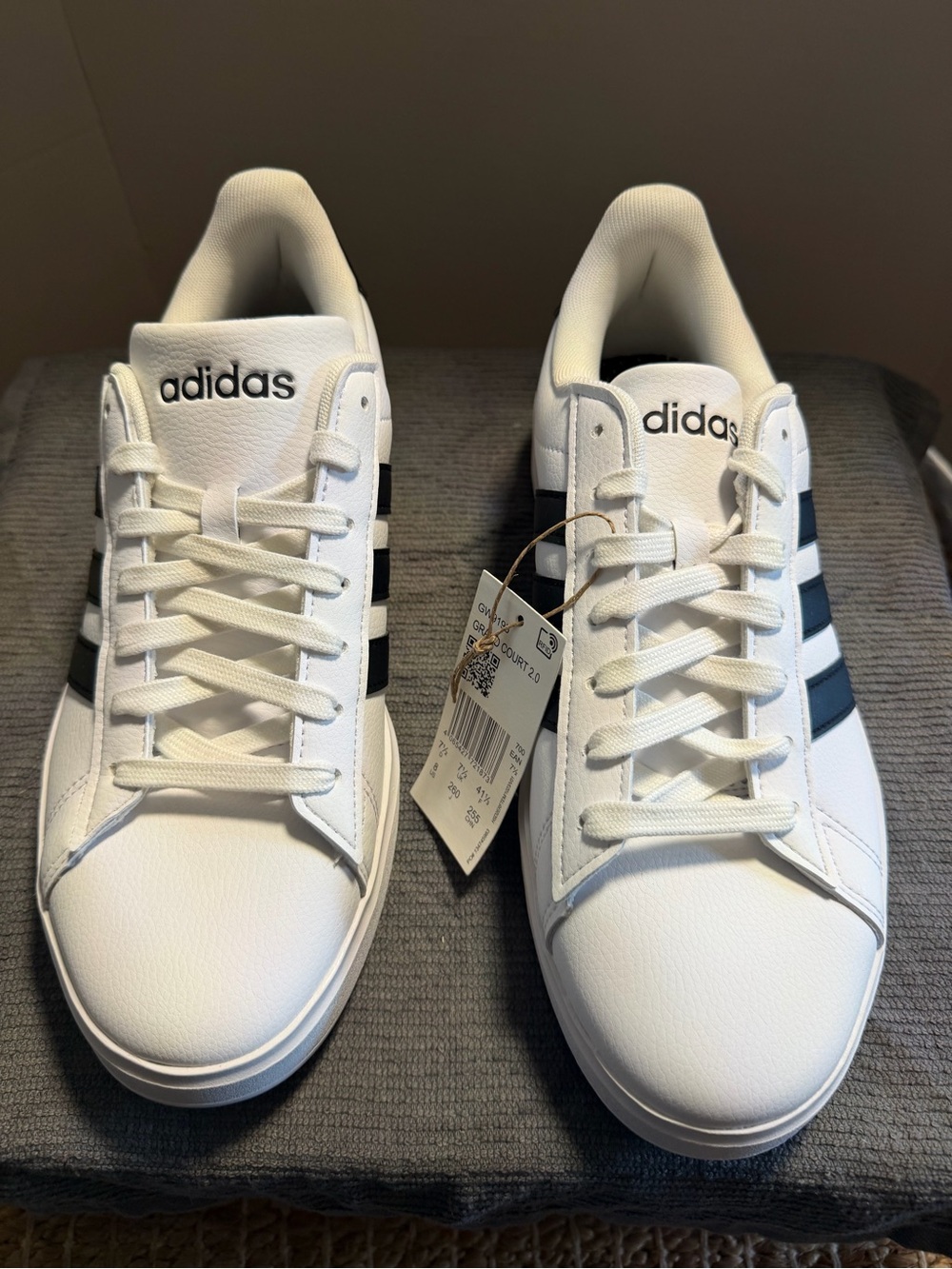 Adidas Grand Court 2.0 men’s Sneakers Size 8 NWT White/Black